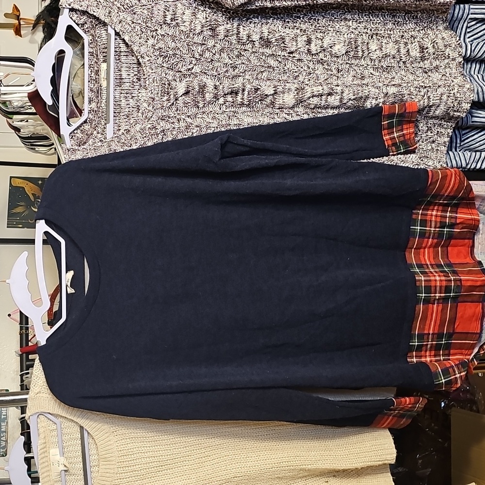 Cozy Sweater Bundle Size Large - image 4